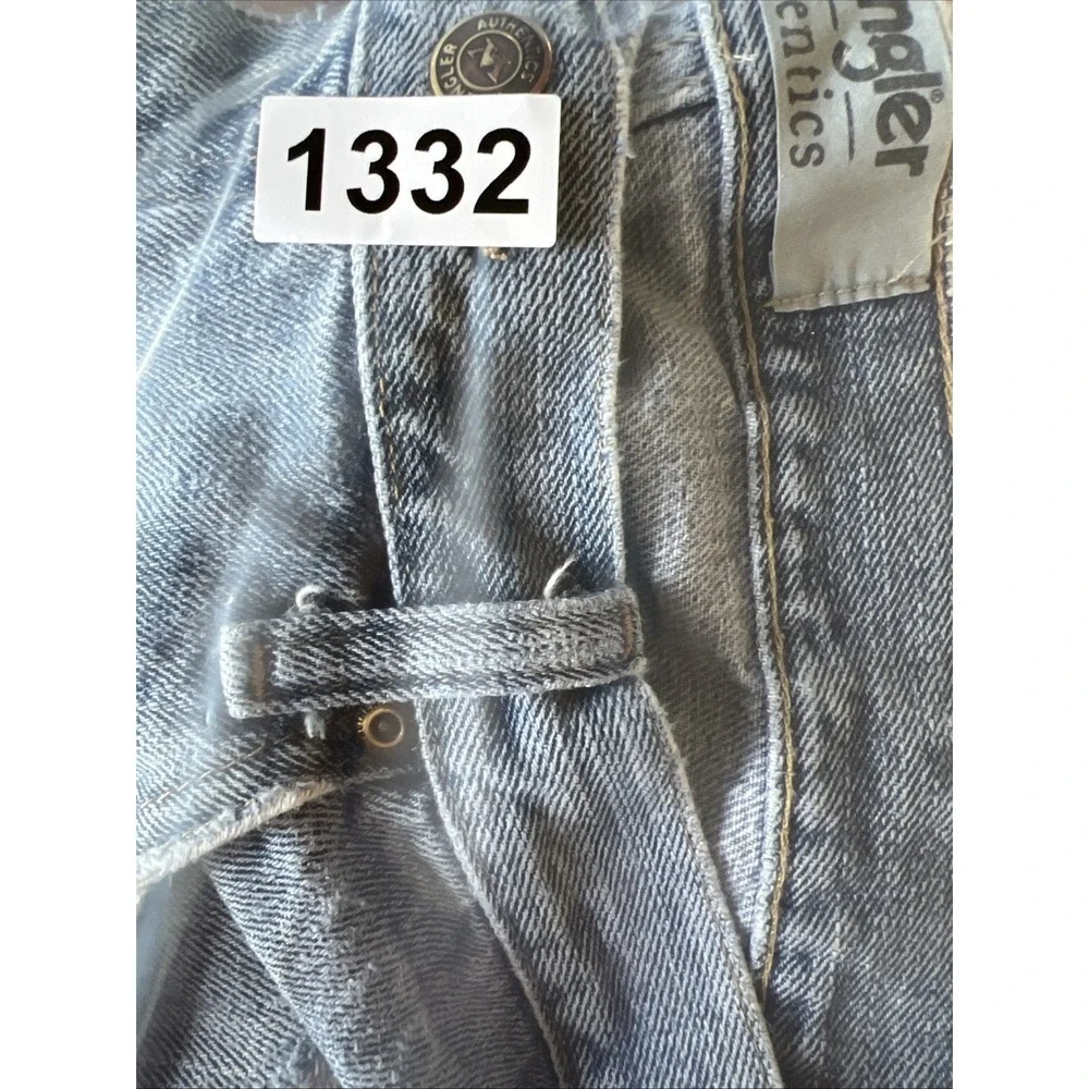 Wrangler Jeans‎ Men's Size 38x32 Relaxed Fit Worn In Distressed Thrashed Work